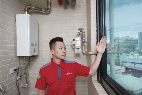 瓦斯熱水器點不著?電池、水盤壞了?找維修到櫻花就對了!